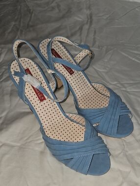 B.a.i.t. Women’s Light Blue Ankle-Strap Peep-Toe Sandals